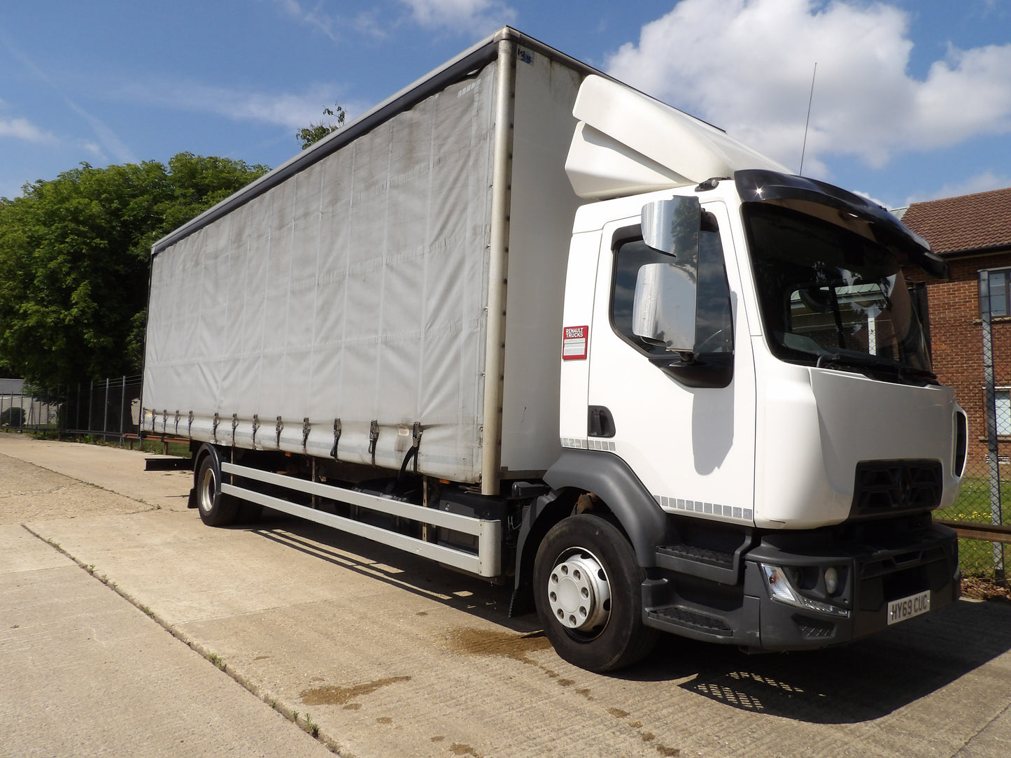 Renault Trucks Range D 240 Curtain Side Rigid Truck – 2019