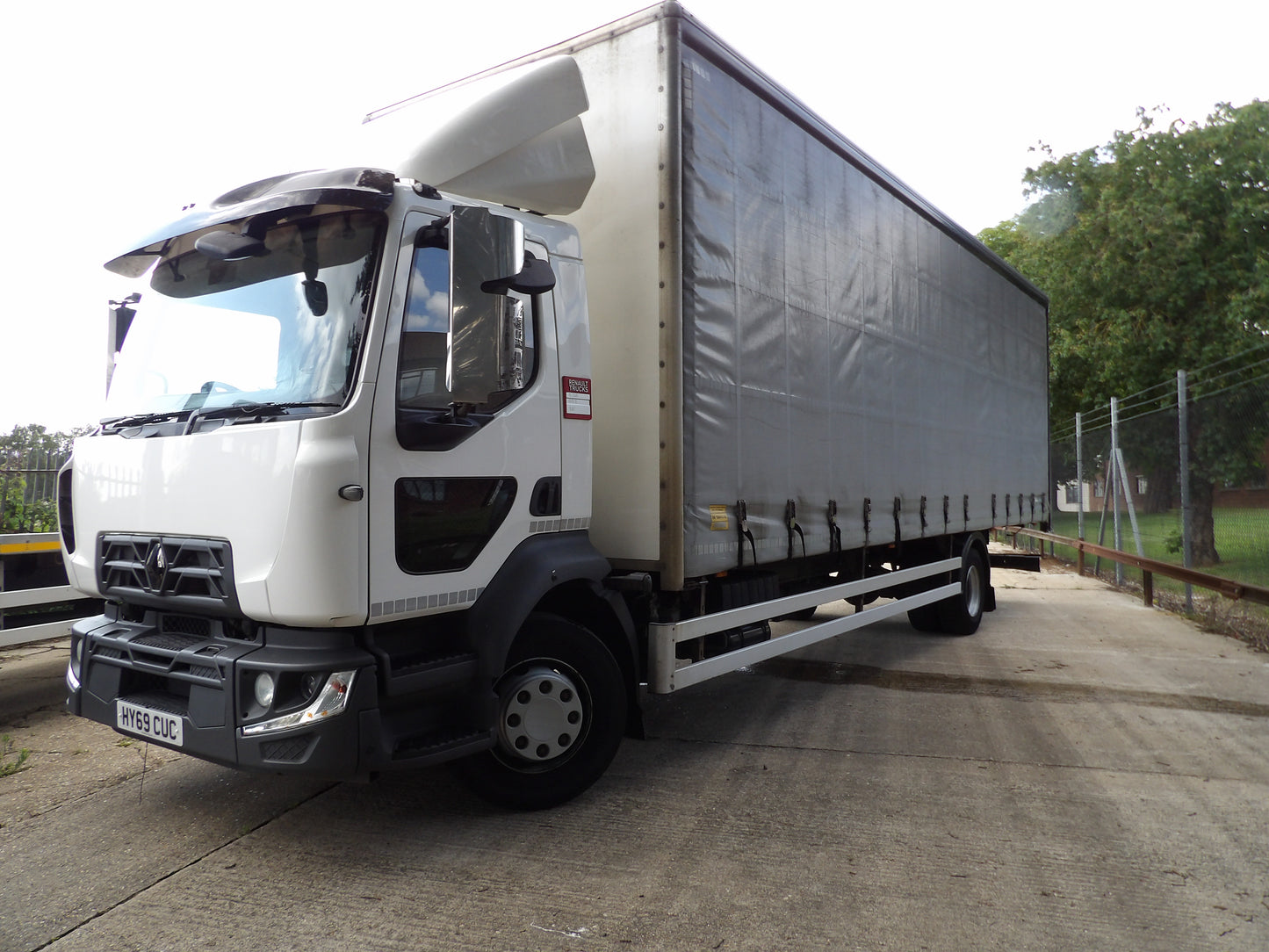 Renault Trucks Range D 240 Curtain Side Rigid Truck – 2019
