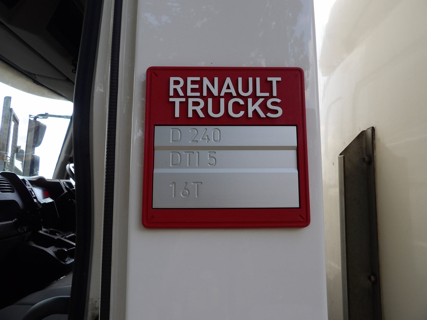 Renault Trucks Range D 240 Curtain Side Rigid Truck – 2019