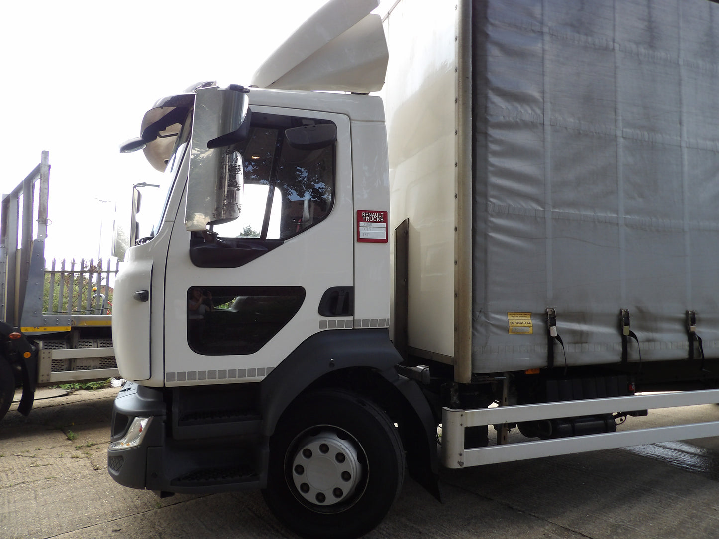 Renault Trucks Range D 240 Curtain Side Rigid Truck – 2019