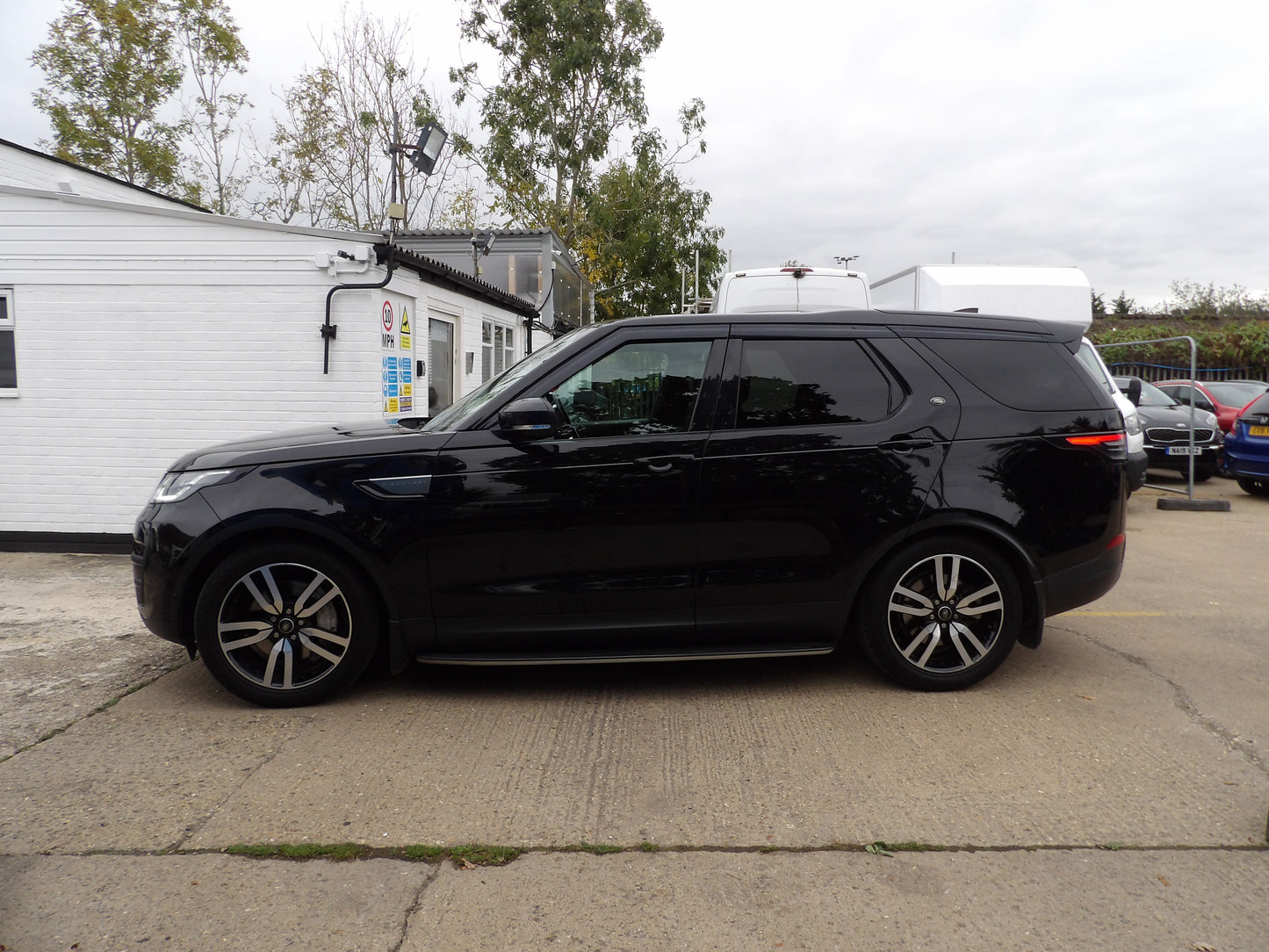 Land Rover Discovery 3.0 SD V6 SE Auto 4WD Euro 6 β 2019