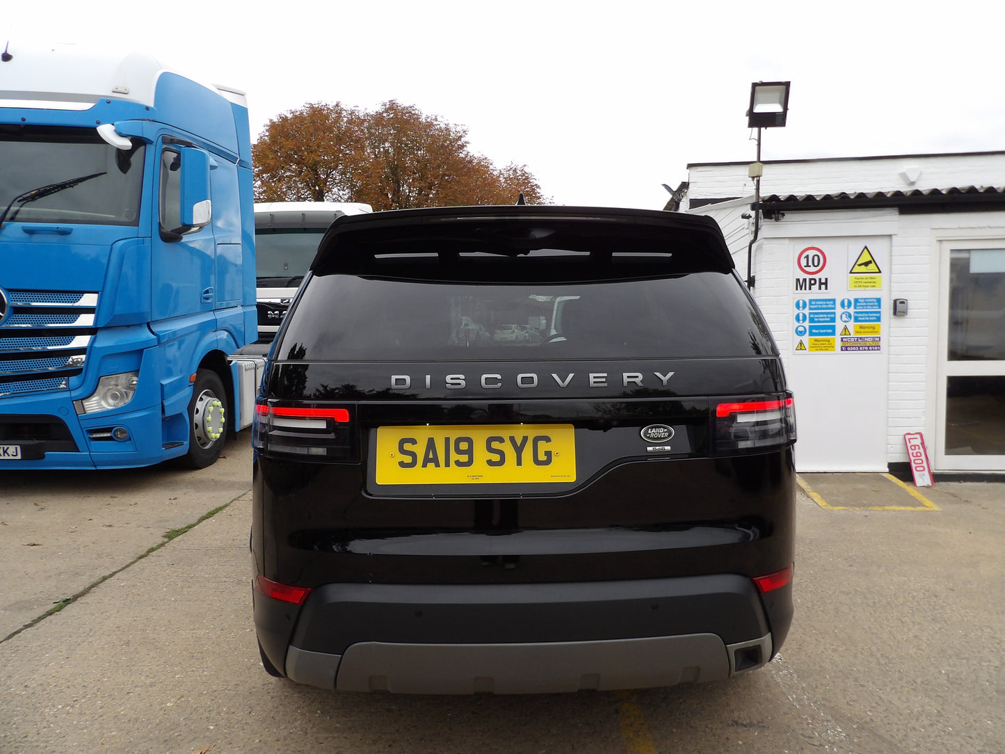 Land Rover Discovery 3.0 SD V6 SE Auto 4WD Euro 6 β 2019