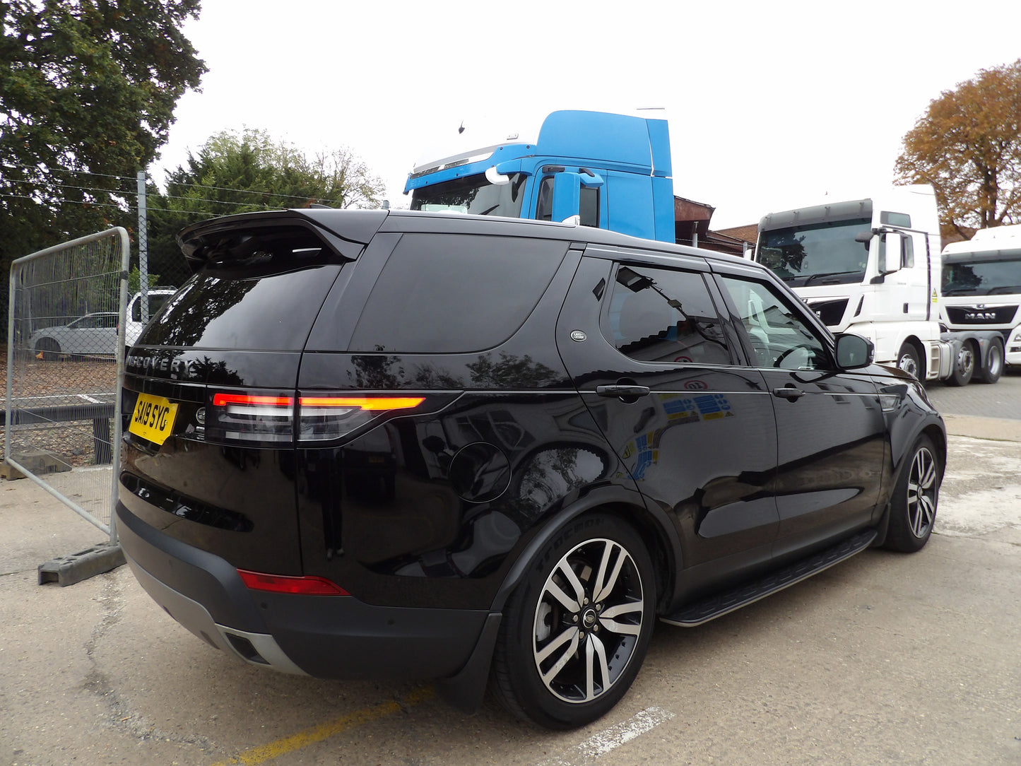 Land Rover Discovery 3.0 SD V6 SE Auto 4WD Euro 6 β 2019