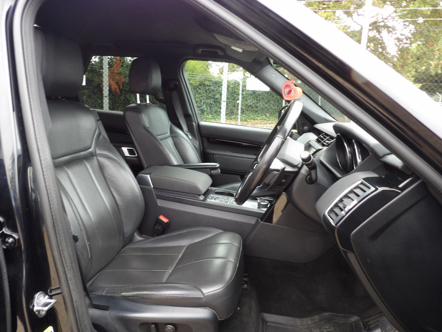Land Rover Discovery 3.0 SD V6 SE Auto 4WD Euro 6 β 2019