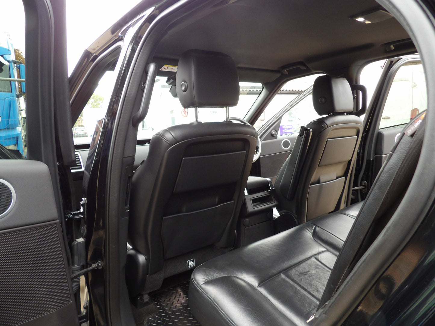 Land Rover Discovery 3.0 SD V6 SE Auto 4WD Euro 6 β 2019
