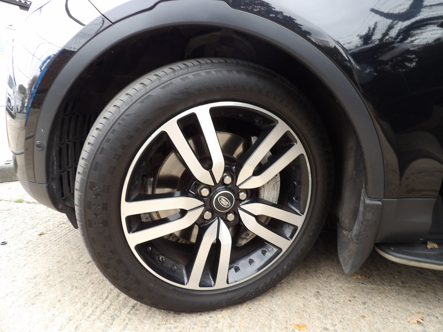 Land Rover Discovery 3.0 SD V6 SE Auto 4WD Euro 6 β 2019