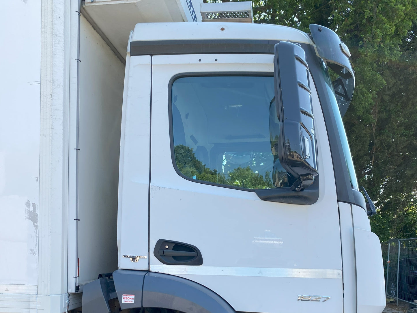 Mercedes-Benz Antos 1827 BLUETEC Temperature Controlled Rigid Truck – 2015