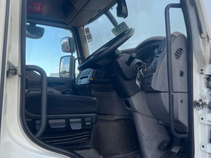 DAF LF 260 Curtain Side Rigid Truck β 2017