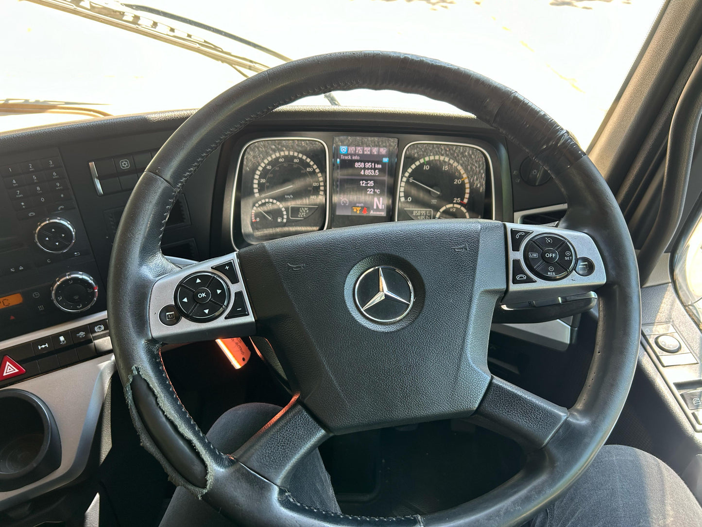 Mercedes-Benz Actros 2551 – 6x2 Tractor Unit | 2014 | EURO 6 | ULEZ