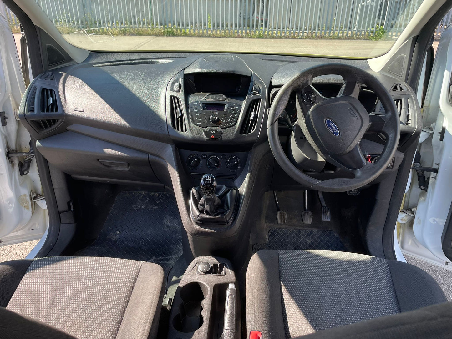 Ford Transit Connect 1.6 TDCi 220 – 2014 (64)