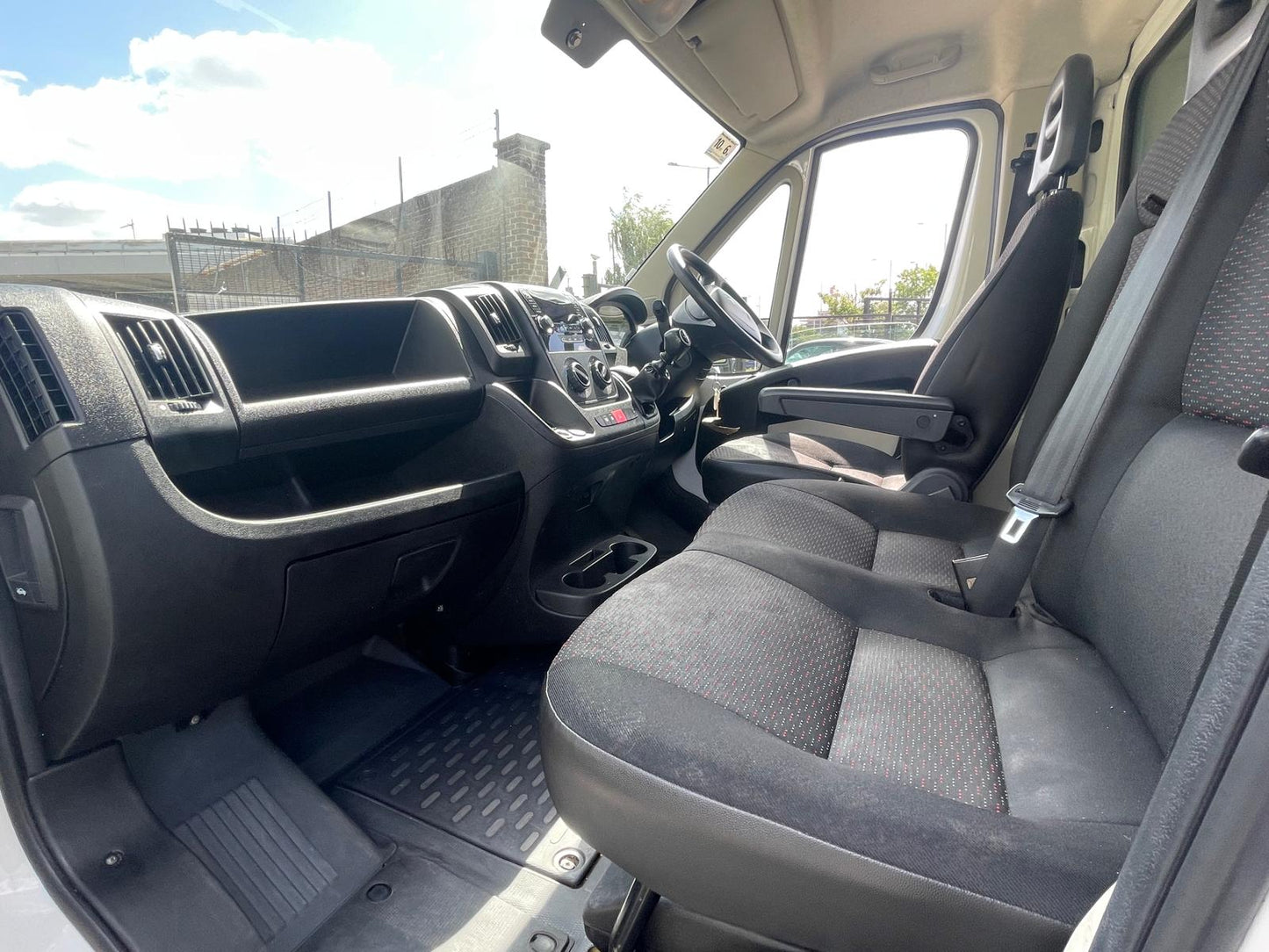 Peugeot Boxer 2.2 BlueHDi 335 S – 2019 (69)