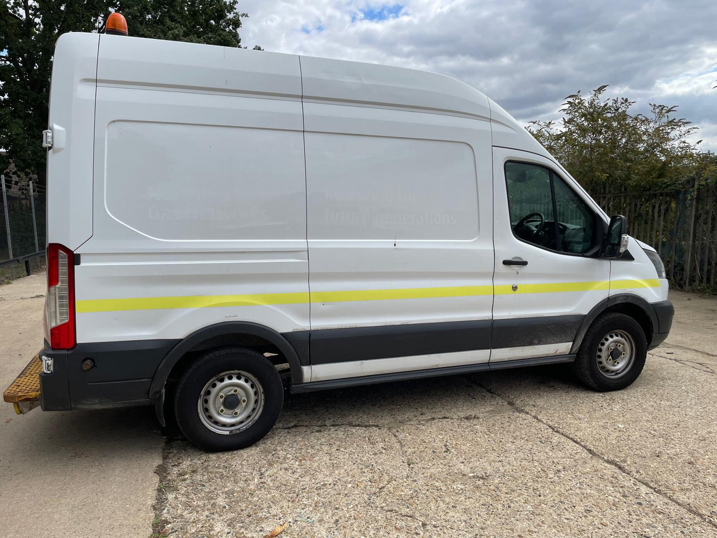Ford Transit 2.2 TDCi 350 RWD L2 H3 Euro 5 Panel Van – 2015