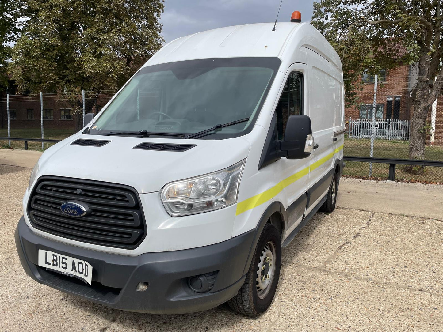 Ford Transit 2.2 TDCi 350 RWD L2 H3 Euro 5 Panel Van – 2015