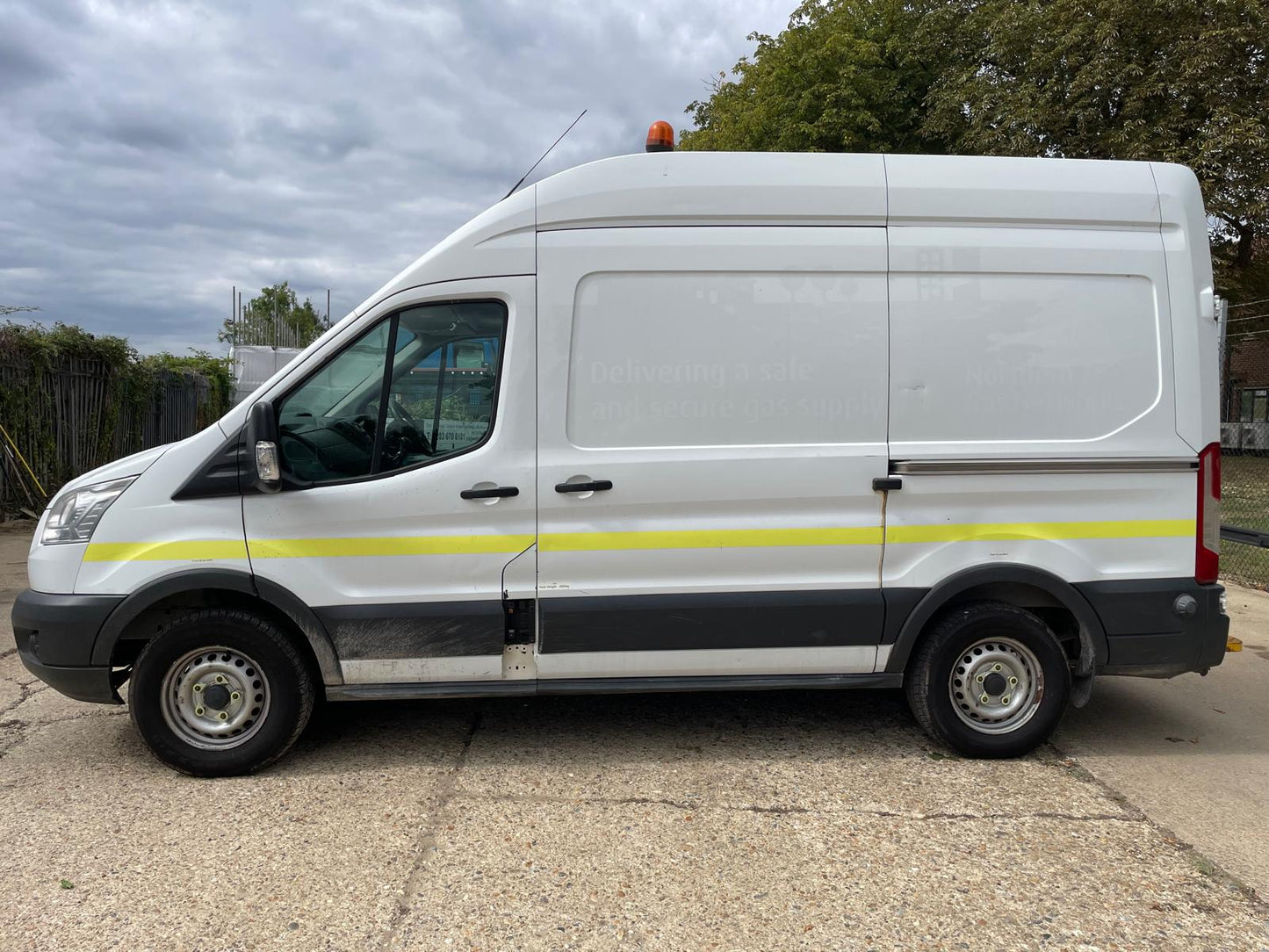 Ford Transit 2.2 TDCi 350 RWD L2 H3 Euro 5 Panel Van – 2015