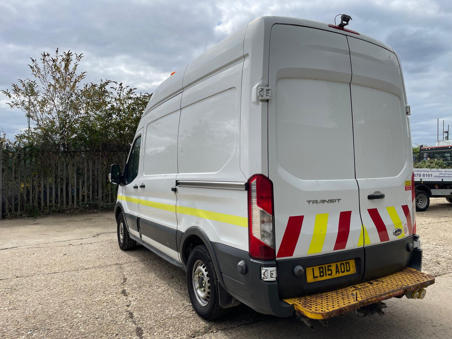 Ford Transit 2.2 TDCi 350 RWD L2 H3 Euro 5 Panel Van – 2015