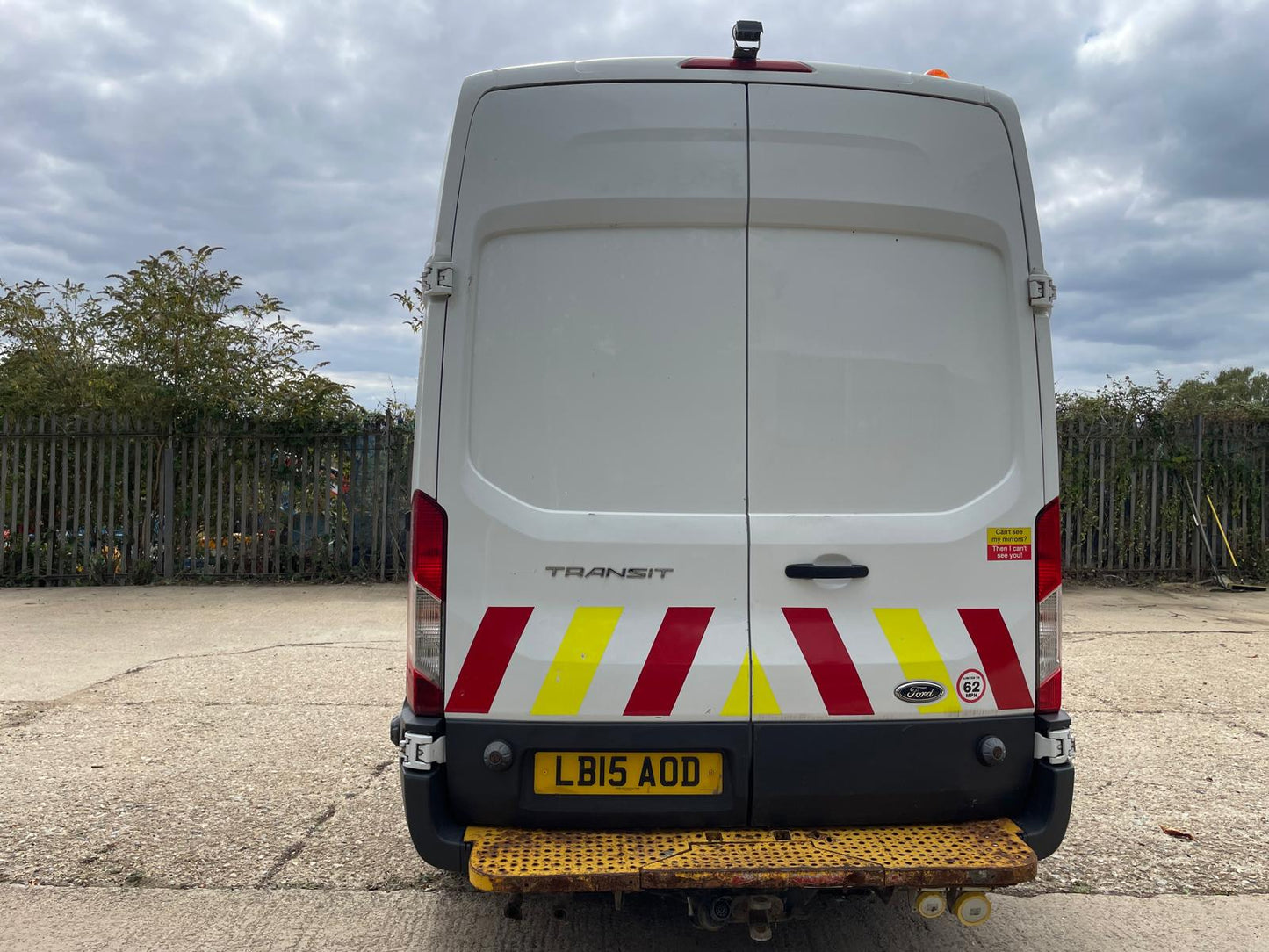 Ford Transit 2.2 TDCi 350 RWD L2 H3 Euro 5 Panel Van – 2015