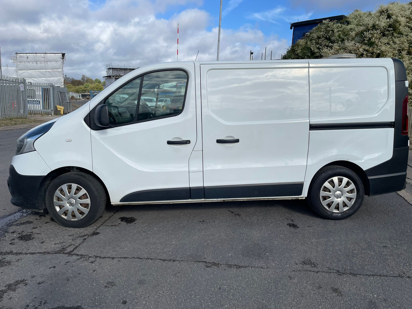 Renault Trafic 1.6 dCi ENERGY 27 Business SWB Panel Van – 2017