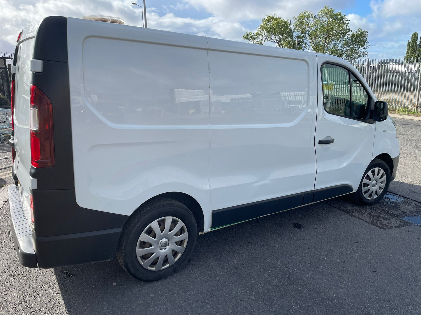 Renault Trafic 1.6 dCi ENERGY 27 Business SWB Panel Van – 2017