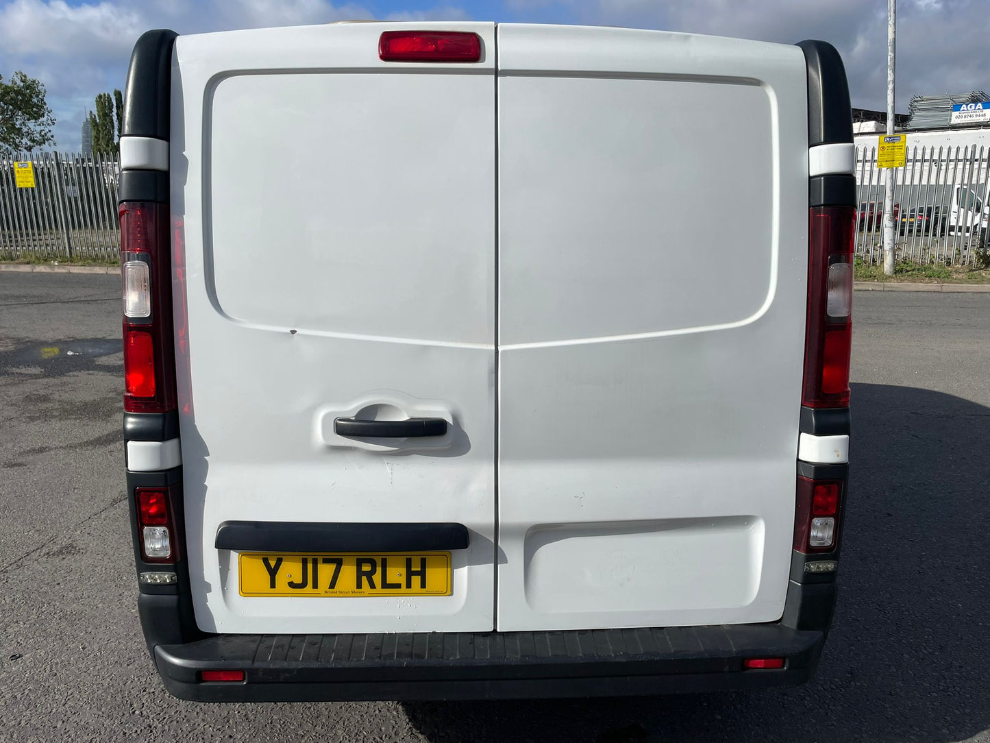 Renault Trafic 1.6 dCi ENERGY 27 Business SWB Panel Van – 2017