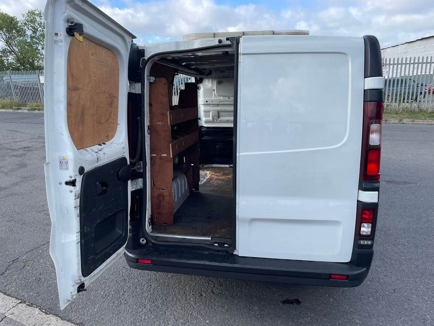 Renault Trafic 1.6 dCi ENERGY 27 Business SWB Panel Van – 2017