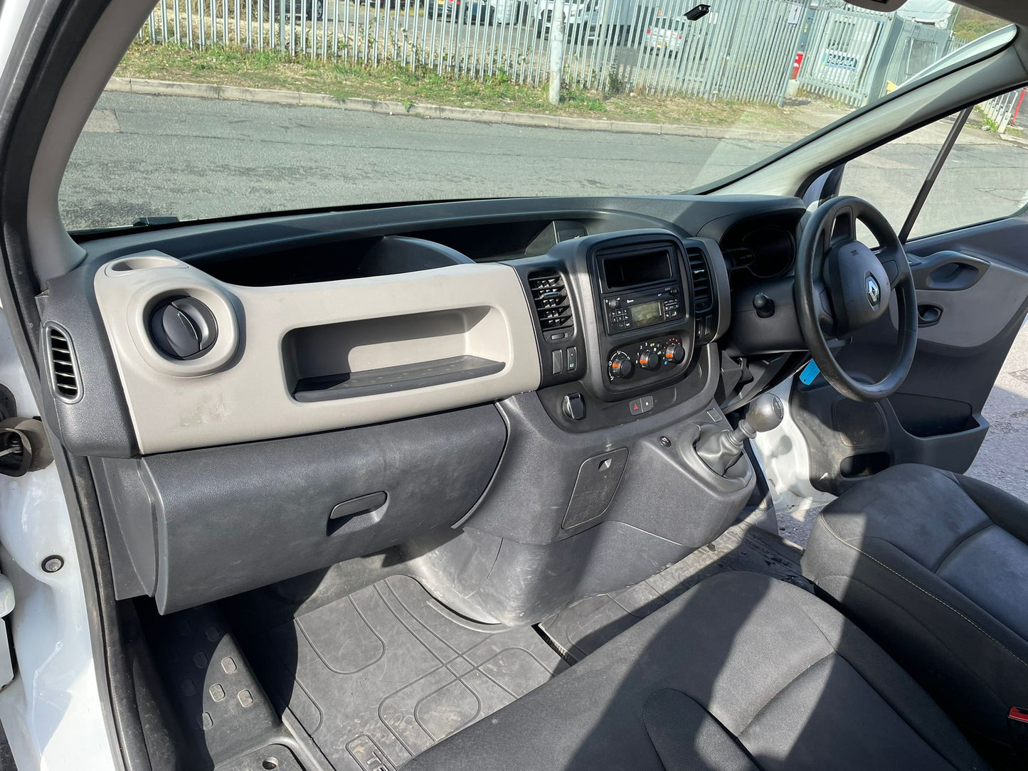 Renault Trafic 1.6 dCi ENERGY 27 Business SWB Panel Van – 2017