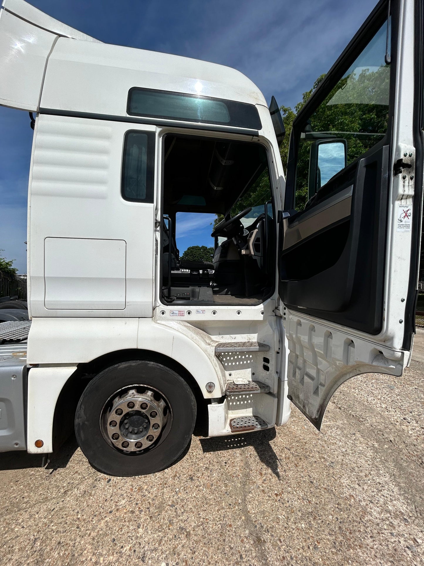 MAN TGX 26.460 Sleeper Cab Tractor Unit – 2018