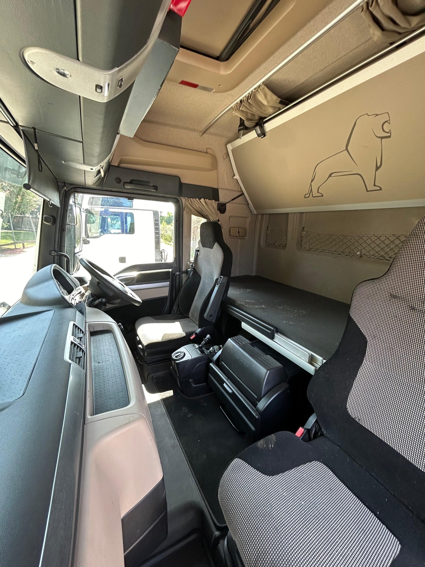 MAN TGX 26.460 Sleeper Cab Tractor Unit – 2018