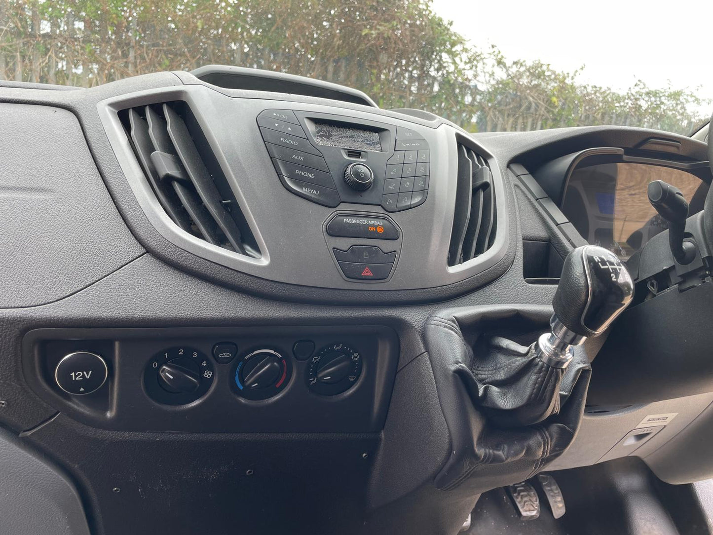 Ford Transit 2.2 TDCi 350 RWD L2 H3 Euro 5 Panel Van – 2015