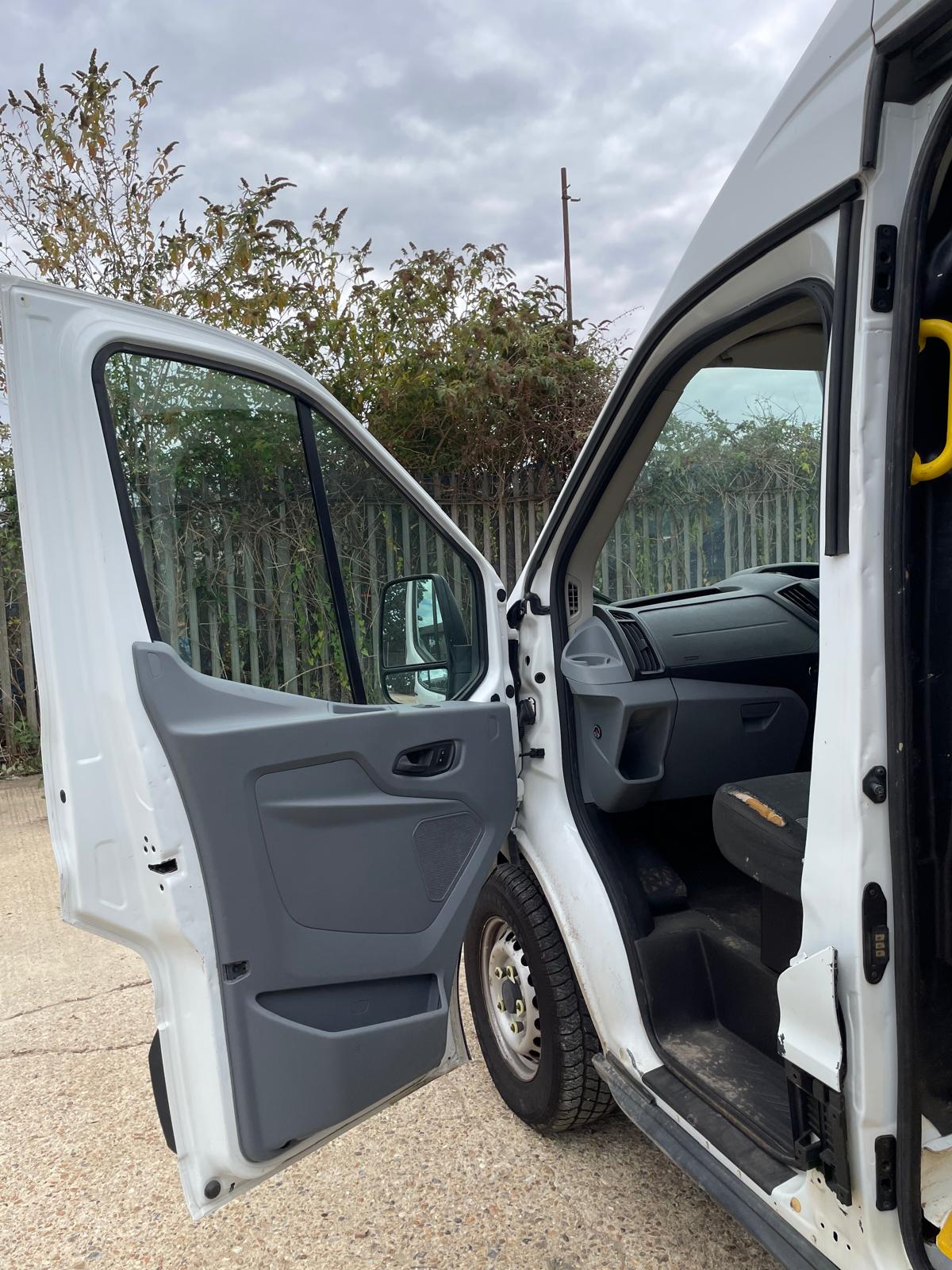 Ford Transit 2.2 TDCi 350 RWD L2 H3 Euro 5 Panel Van – 2015