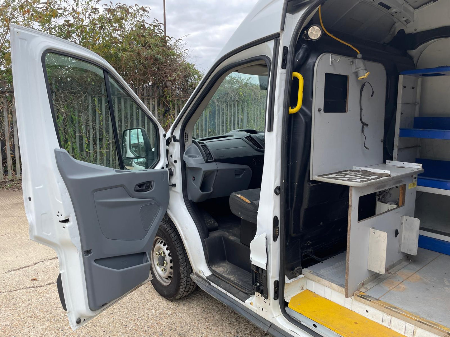 Ford Transit 2.2 TDCi 350 RWD L2 H3 Euro 5 Panel Van – 2015
