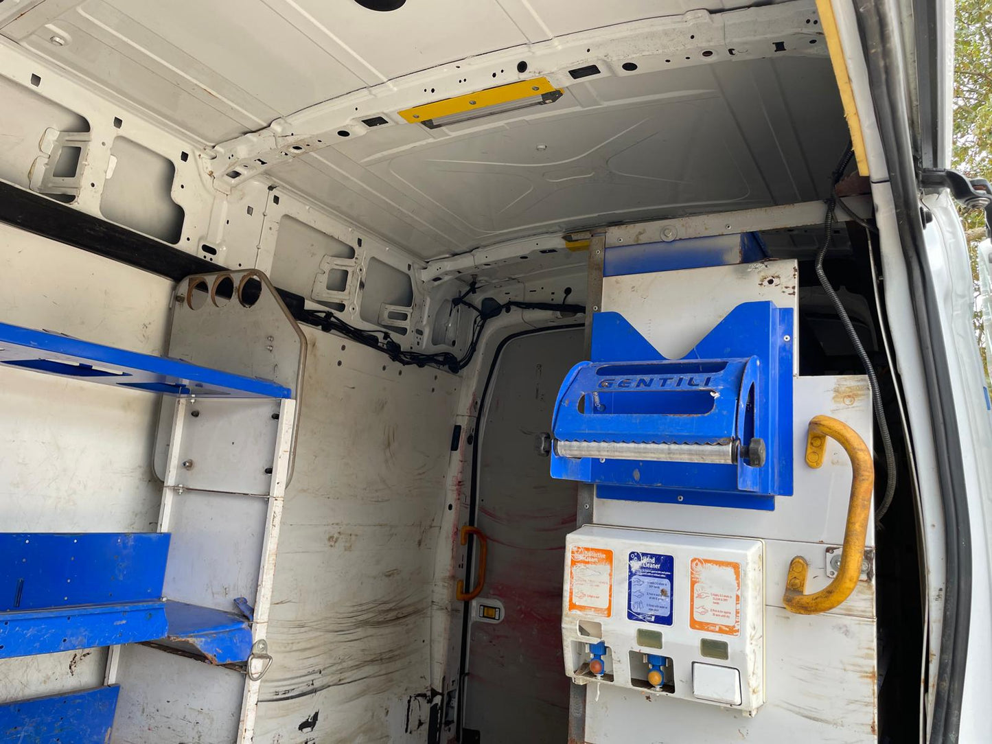 Ford Transit 2.2 TDCi 350 RWD L2 H3 Euro 5 Panel Van – 2015