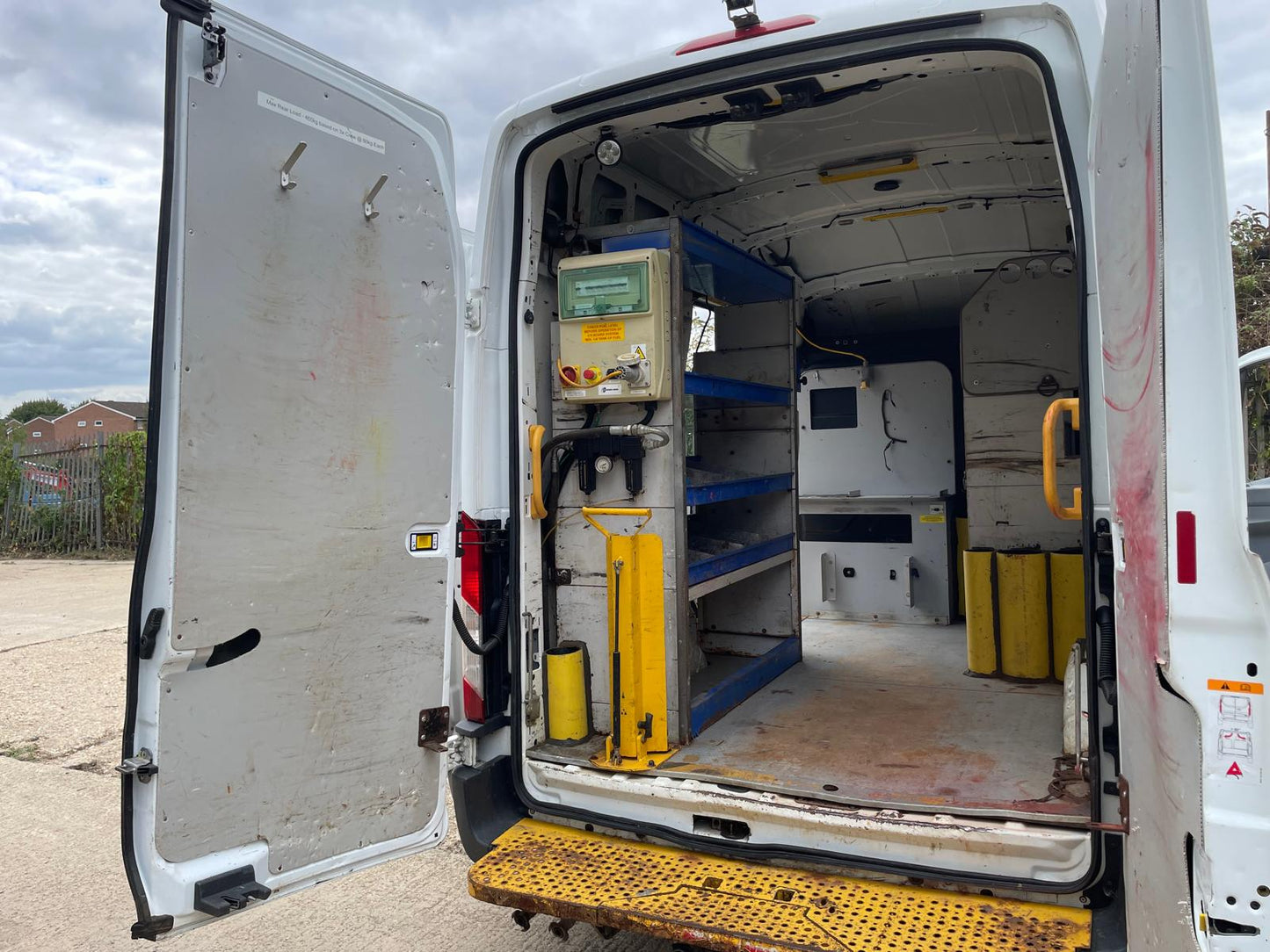 Ford Transit 2.2 TDCi 350 RWD L2 H3 Euro 5 Panel Van – 2015