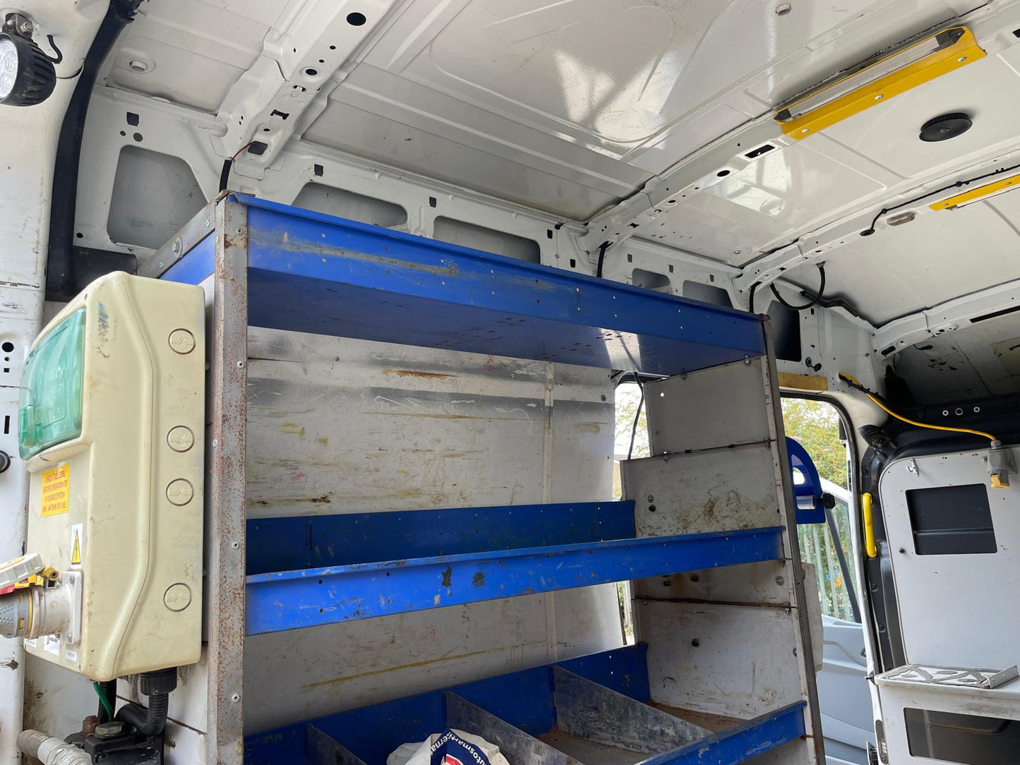 Ford Transit 2.2 TDCi 350 RWD L2 H3 Euro 5 Panel Van – 2015