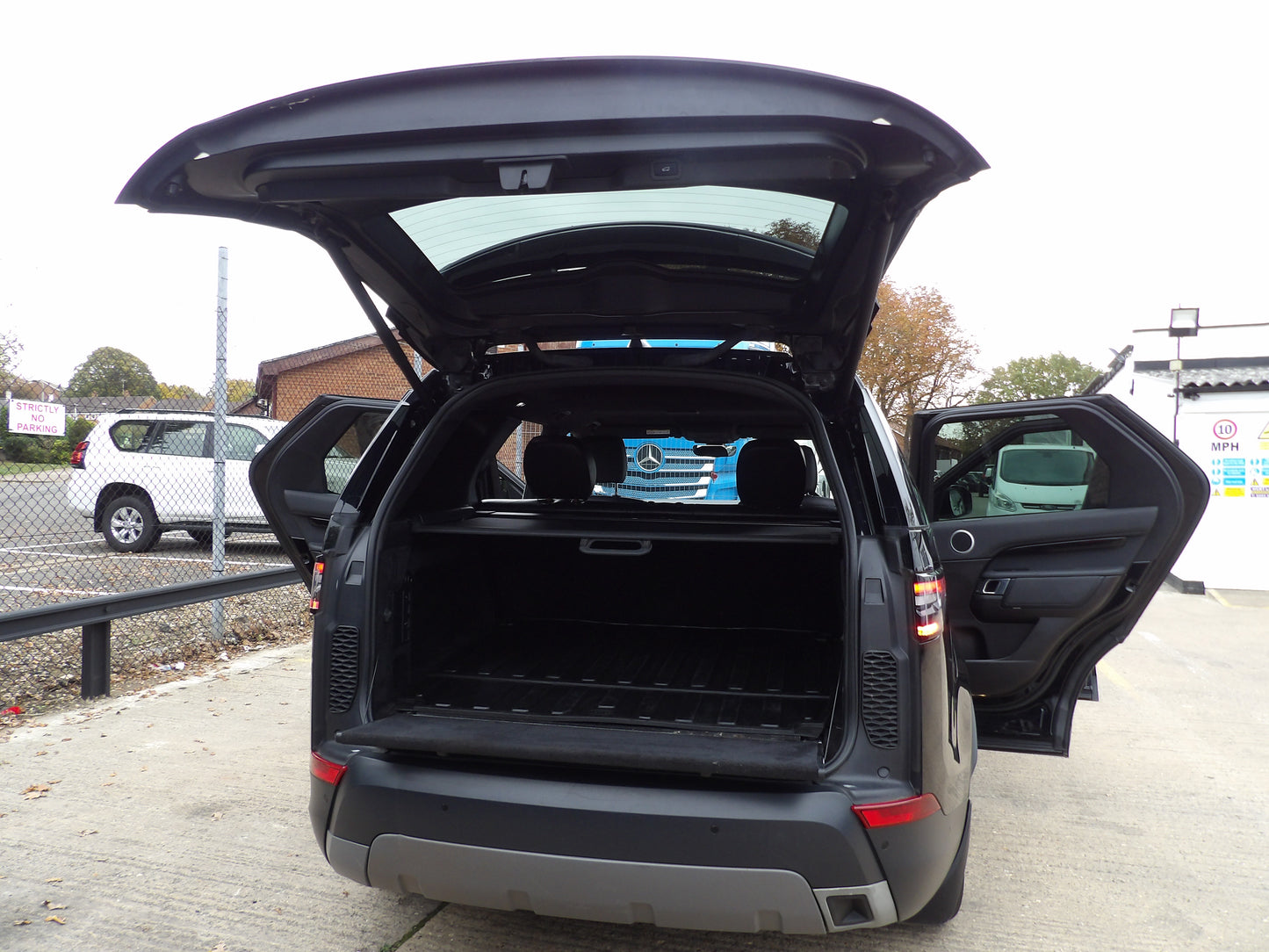 Land Rover Discovery 3.0 SD V6 SE Auto 4WD Euro 6 – 2019
