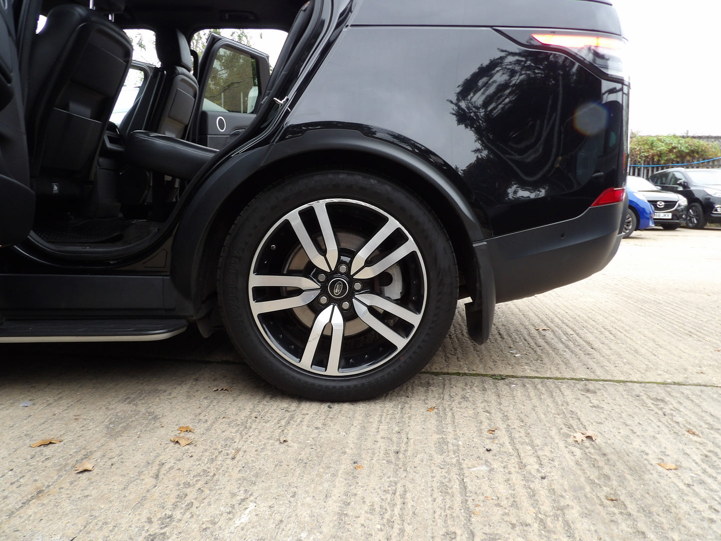 Land Rover Discovery 3.0 SD V6 SE Auto 4WD Euro 6 – 2019