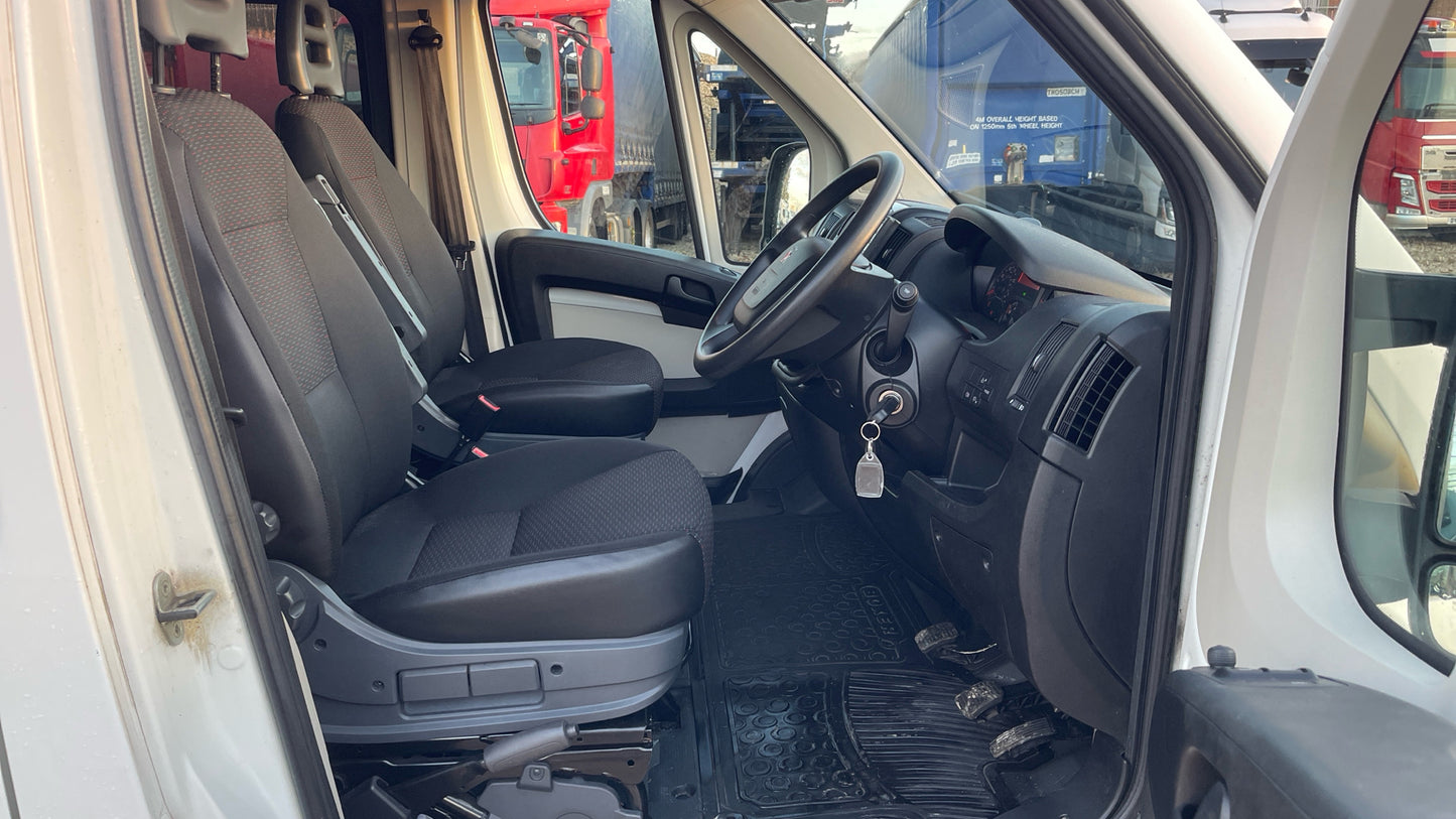 Peugeot Boxer 2.0 BlueHDi 335 L3 H2 Euro 6 Combi Van – 2018 (YJ18 FLP)