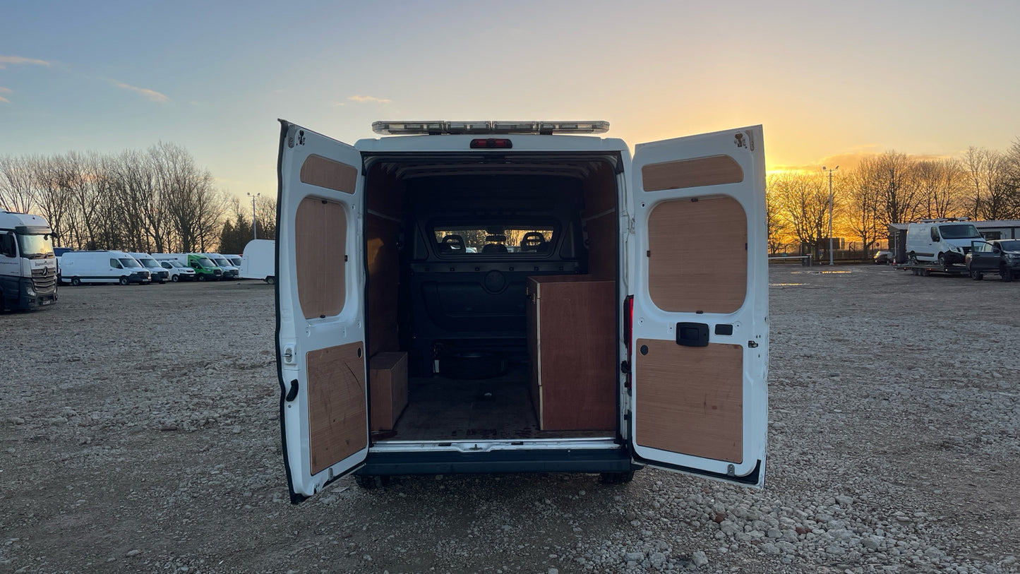 Peugeot Boxer 2.0 BlueHDi 335 L3 H2 Euro 6 Combi Van – 2018 (YJ18 FLP)