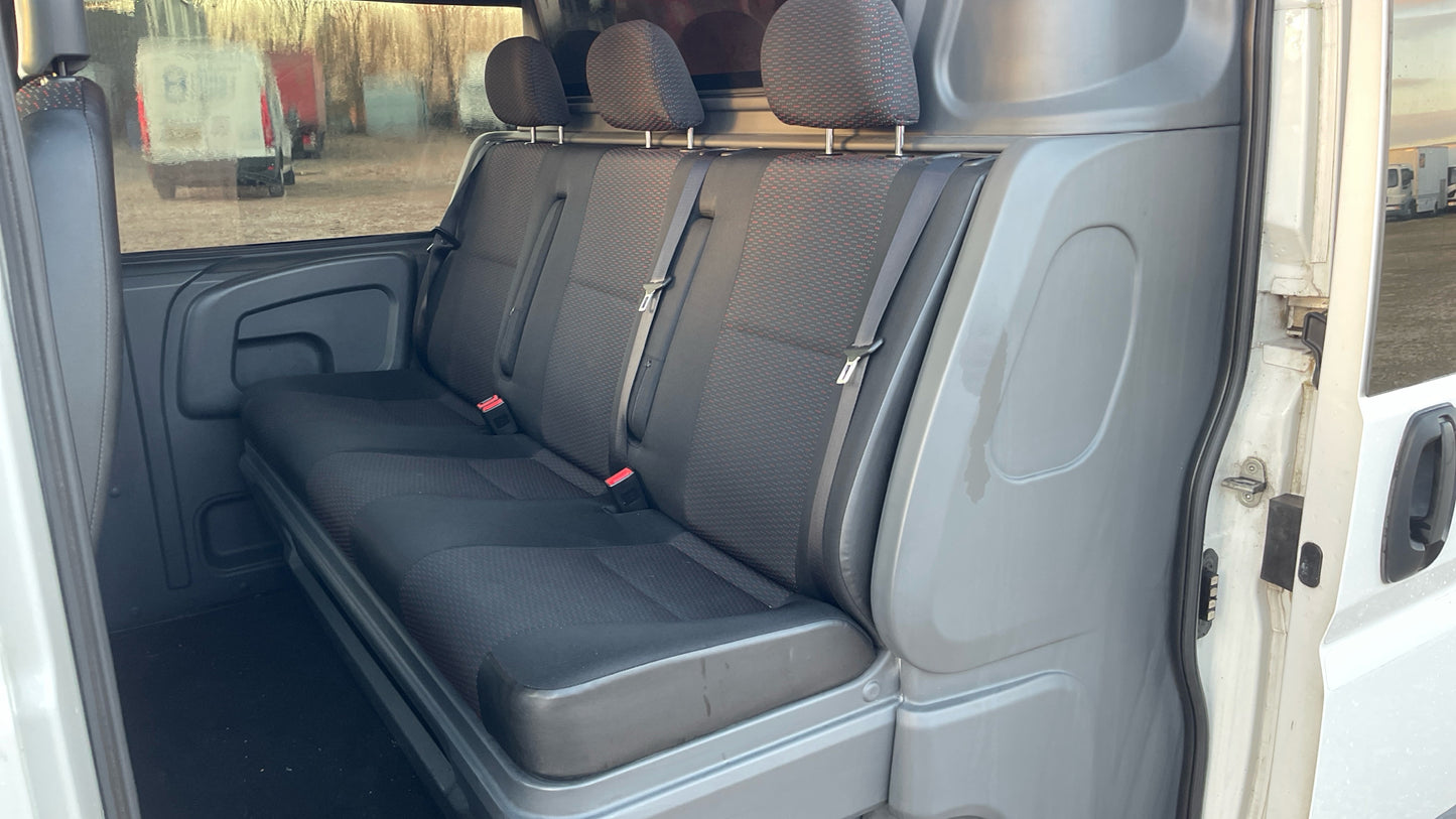 Peugeot Boxer 2.0 BlueHDi 335 L3 H2 Euro 6 Combi Van – 2018 (YJ18 FLP)