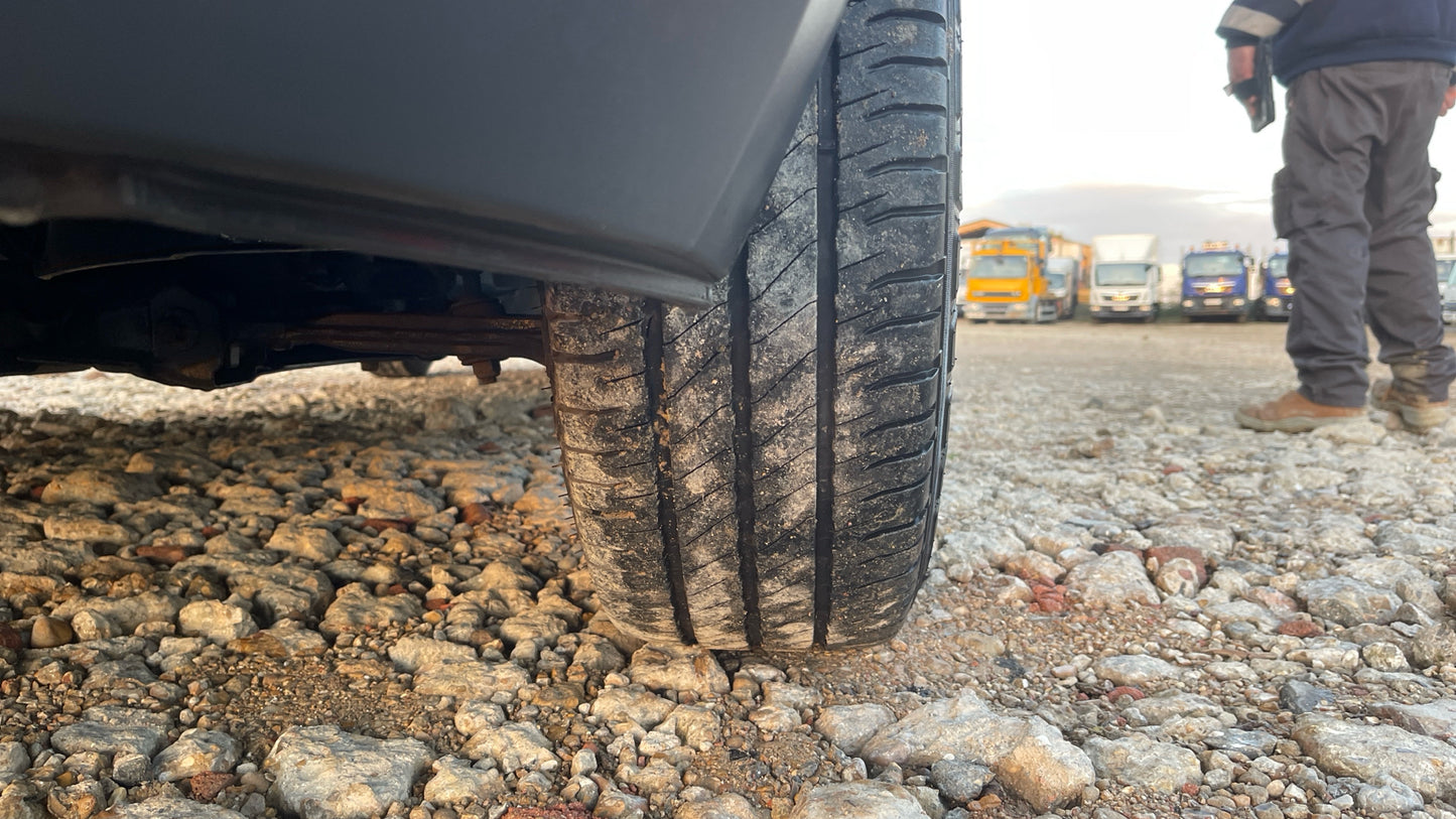 Peugeot Boxer 2.0 BlueHDi 335 L3 H2 Euro 6 Combi Van – 2018 (YJ18 FLP)