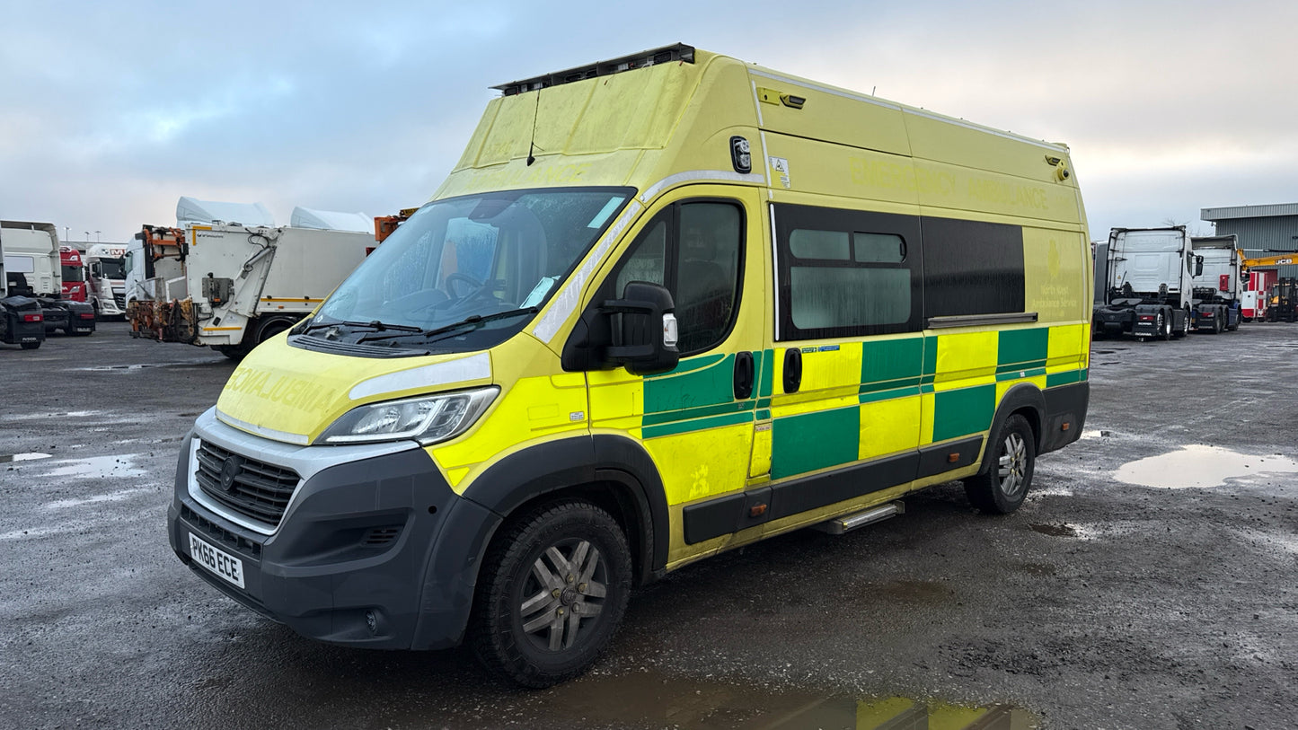 Fiat Ducato 42 MultiJet II Ambulance Decommissioned Van – 2017 (PK66 ECE)