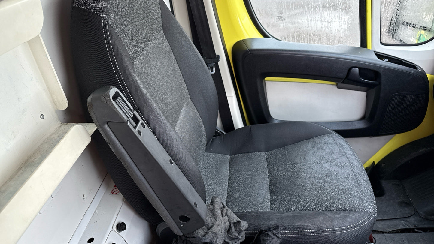 Fiat Ducato 42 MultiJet II Ambulance Decommissioned Van – 2017 (PK66 ECE)
