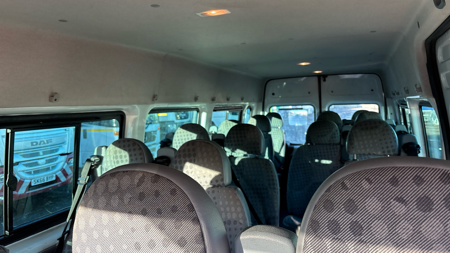 Ford Transit 2.4 TDCi 430 Duratorq RWD L4 H2 Minibus – 2009