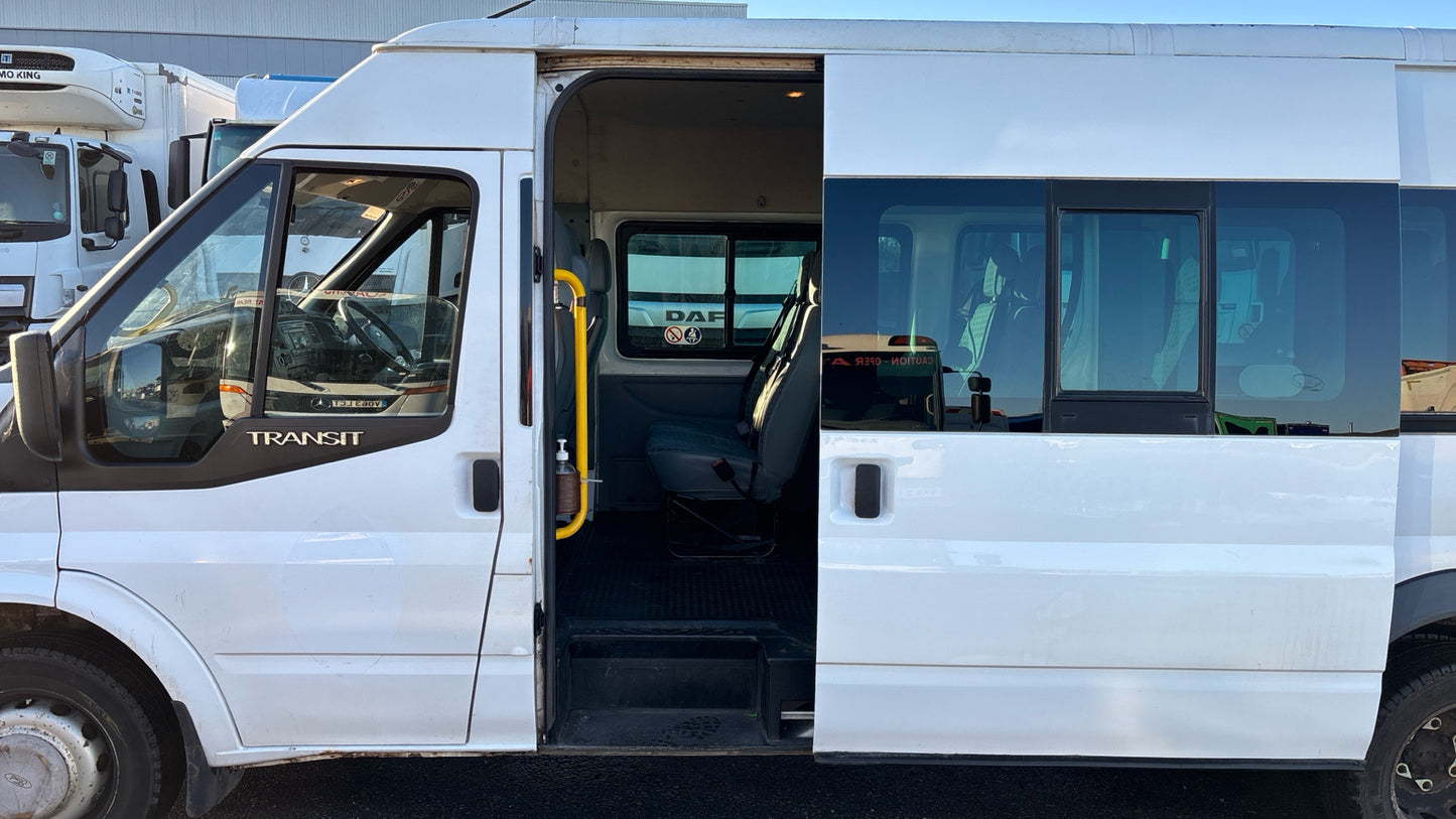 Ford Transit 2.4 TDCi 430 Duratorq RWD L4 H2 Minibus – 2009