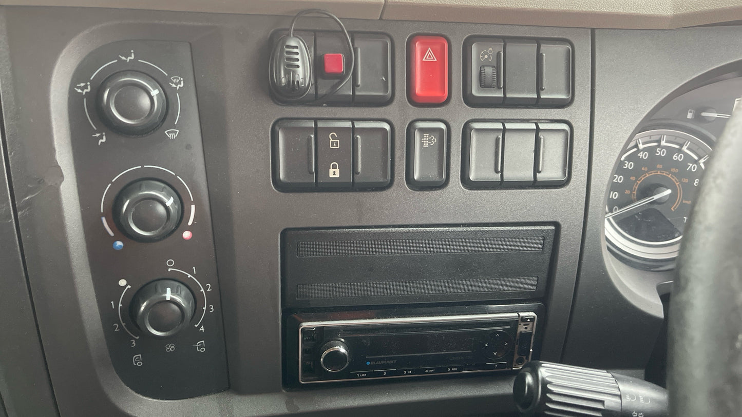 DAF LF 150 Box Truck – 2015 (PF64 WDL)