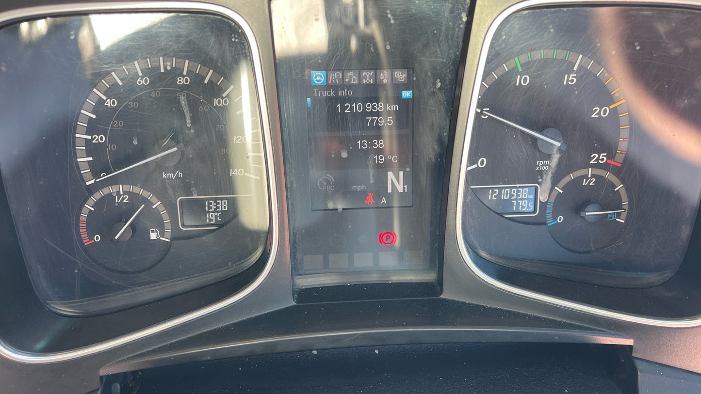 Mercedes-Benz Actros 1840 Low Ride Tractor Unit – 2015 (YJ65 WFF)