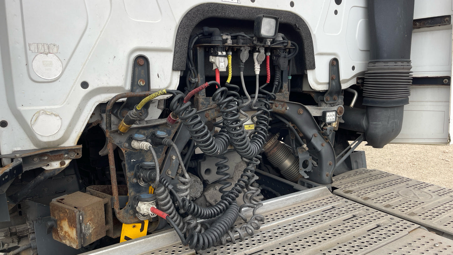 Mercedes-Benz Actros 1840 Low Ride Tractor Unit – 2015 (YJ65 WKY)