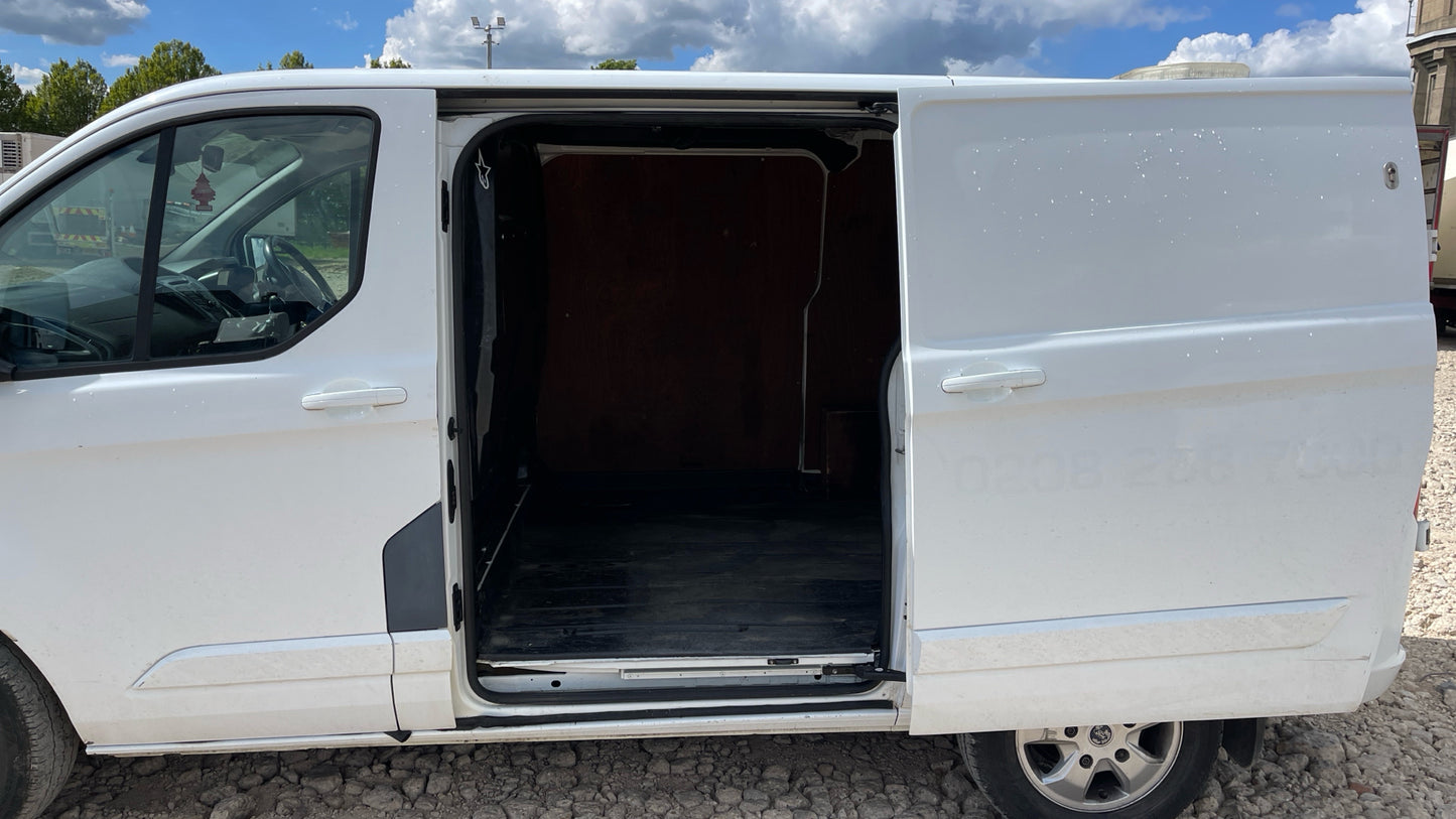 Ford Transit Custom 2.0 TDCi 270 Limited L1 H1 Panel Van – 2018 (YL18 DVT)