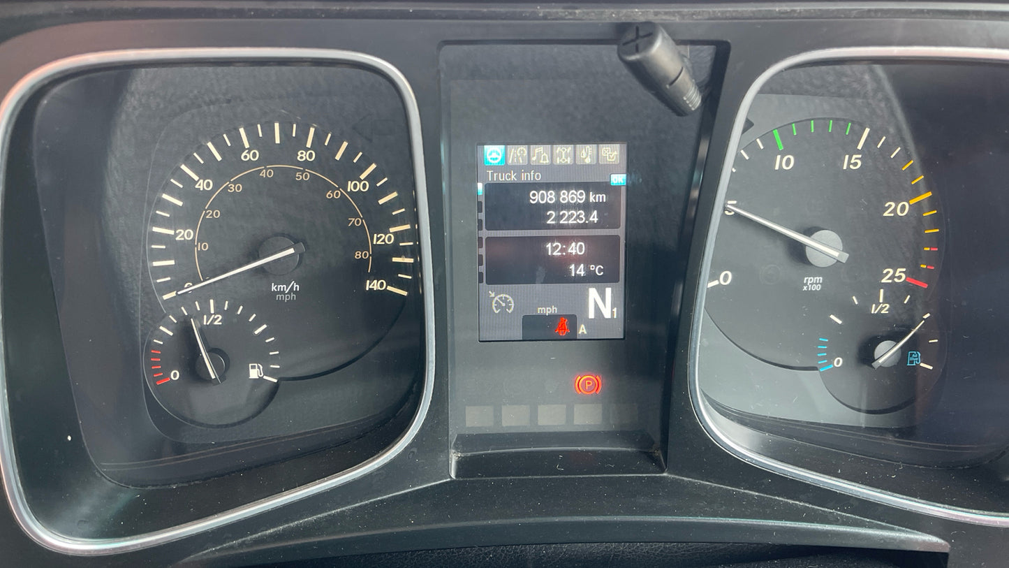 Mercedes-Benz Actros 1840 Tractor Unit – 2015 (BL64 UUO)
