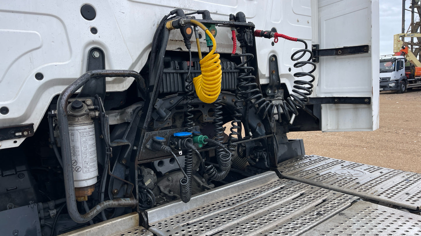 Mercedes-Benz Actros 1840 Tractor Unit – 2015 (BL64 UUO)