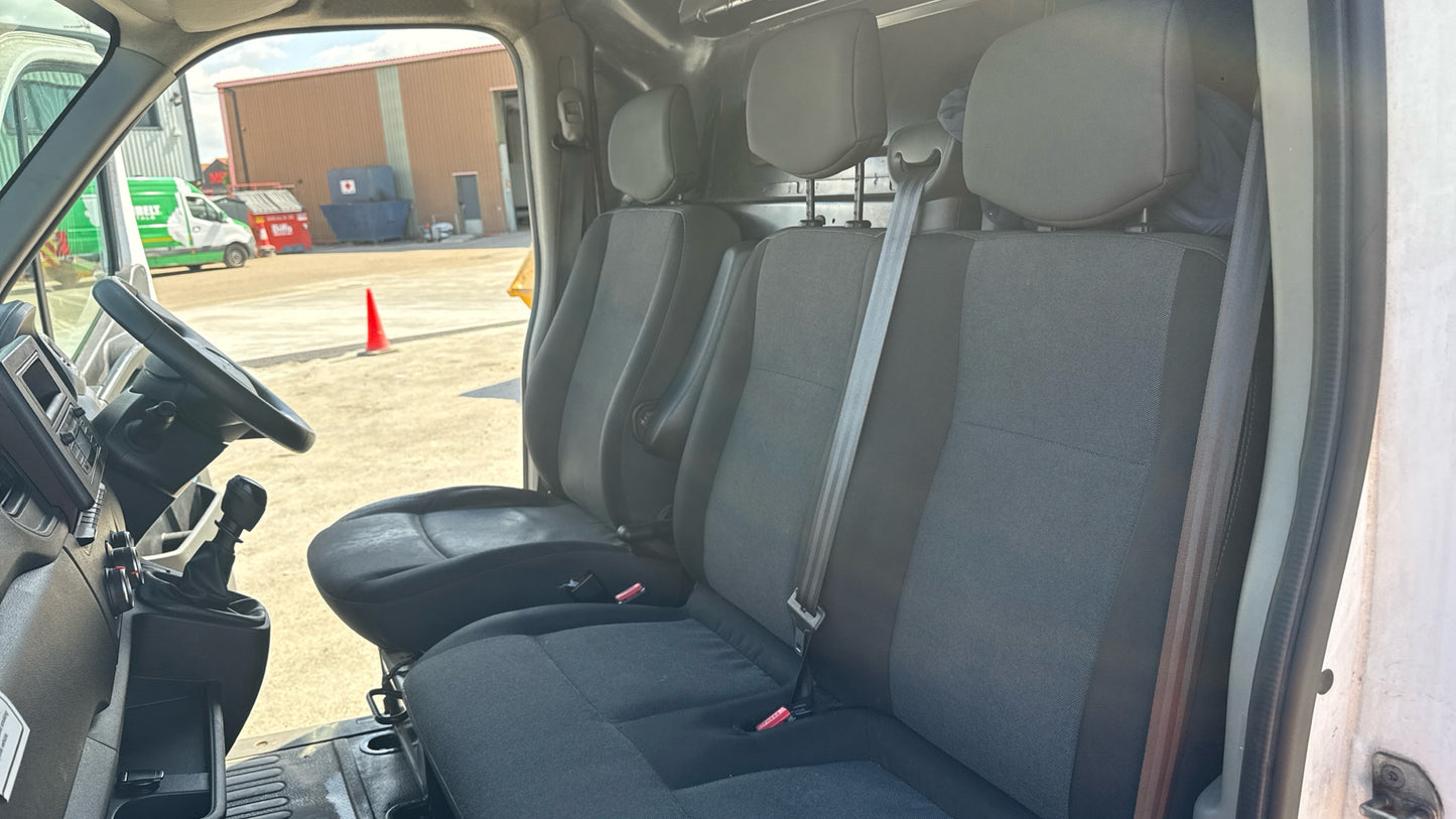 Renault Master 2.3 dCi 35 Business FWD LWB High Roof Euro 6 – 2020 (RV20 UZS)